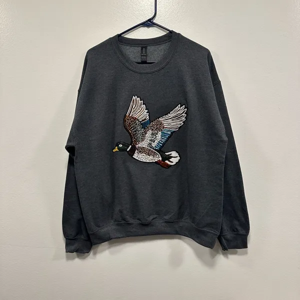 Duck hunting Gray Sweater with sequin mallard Duck Design! Size large! - Image 5