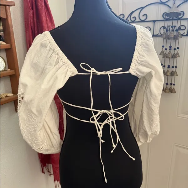 Zara Embroidered Puff Sleeve Lace Back Crop Peasant Boho Top Size XS - Image 5