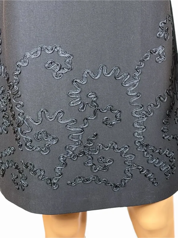 TIANA B. Black Floral Ribbon Appliqué V Neck Shift Dress Medium - Image 9