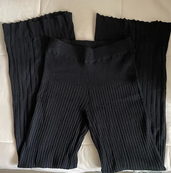 Women's Black Ribbed Pants Size M - Image 3