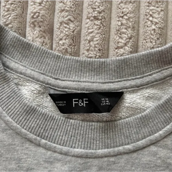 F&F Light Gray Women's Sweatshirt - Image 3
