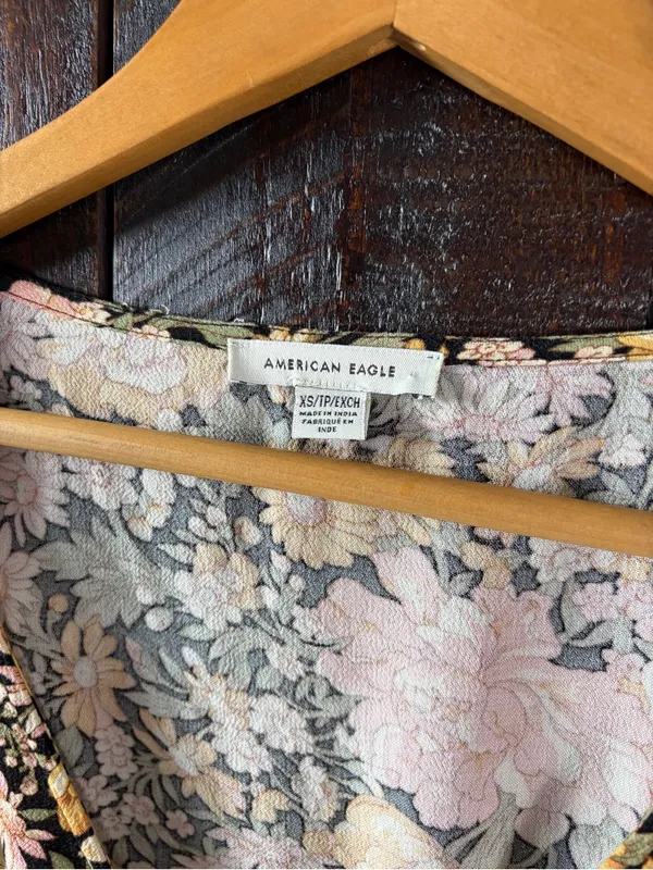 American Eagle Floral Faux Wrap-Front Smocked Hem Top - XS - Image 6