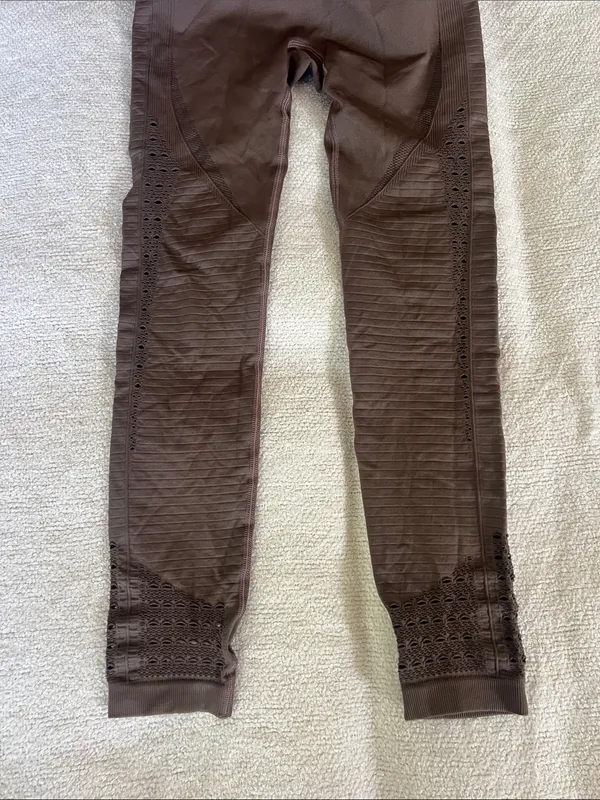 Gymshark Brown/Mauve Seamless High-Waist Leggings with Laser-Cut Panels - Image 5