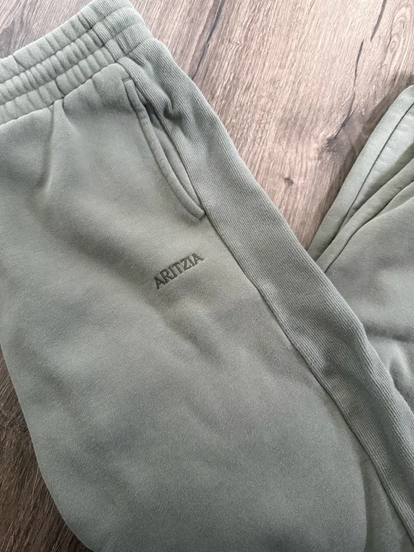 Aritzia Sweatfleece Boyfriend Joggers - Image 2