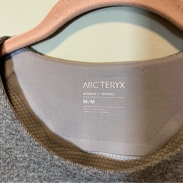 Arc’teryx Women’s Gray Purple Crewneck Sweatshirt Pullover Medium‎ - Image 3