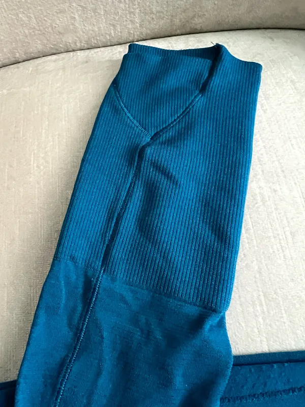 Lululemon Long Sleeve Swiftly Tech with thumb holes - Image 3