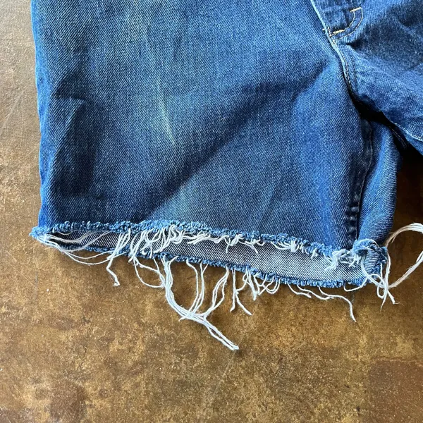 Vintage 90s Lee Medium Wash Distressed High Rise Cutoff Jean Denim Shorts 28 - Image 2