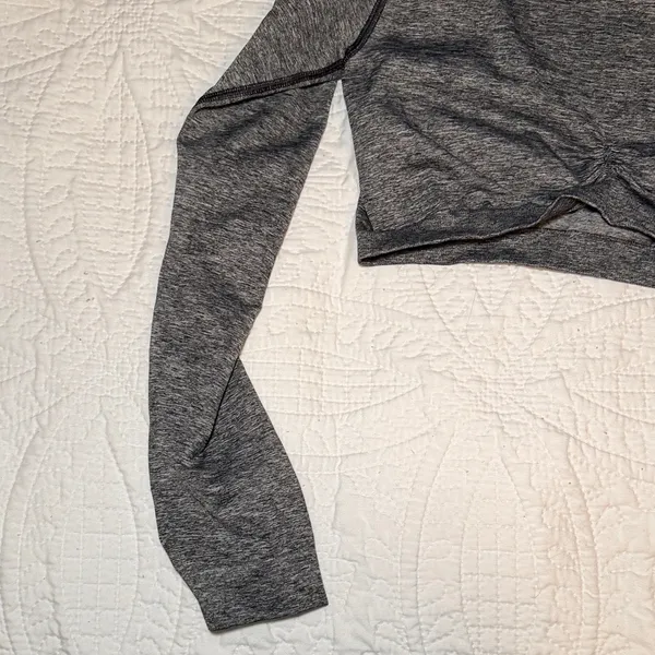 Gymshark Gray Long Sleeve Crop Top - Image 5