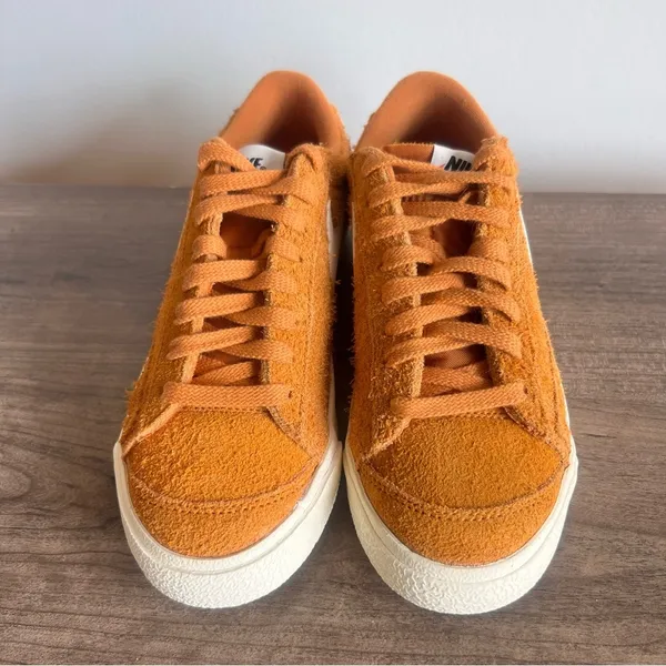 NIKE NEW Women's Blazer Low '77 Monarch Shoe Size 7.5 #B1897 - Image 2