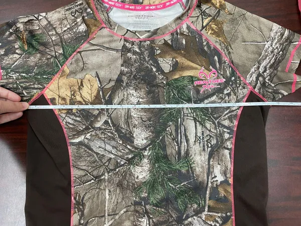 Realtree Dri-More Tech Camo Short Sleeve Women’s Tee Size Small - Image 6