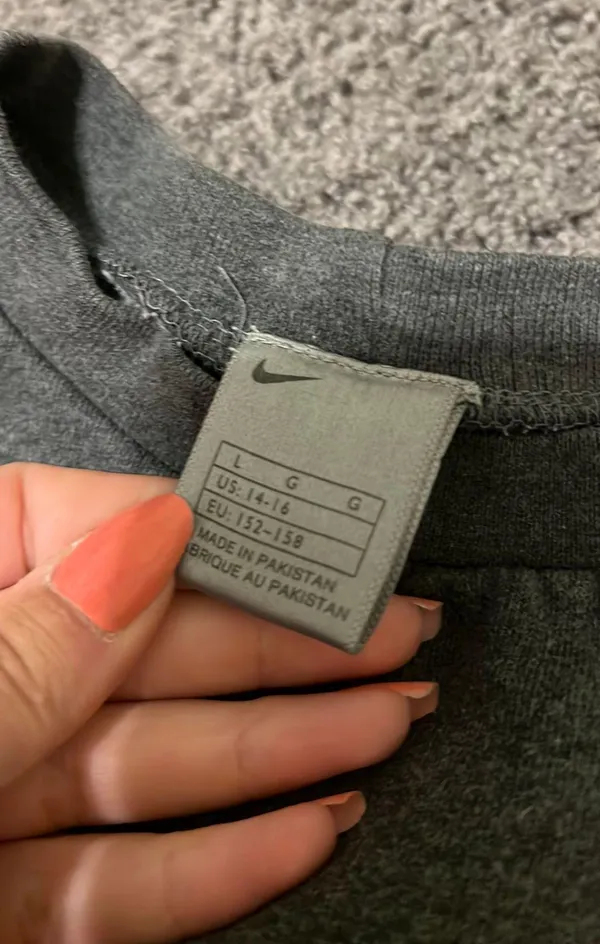 Nike Sweatshirt - Image 2