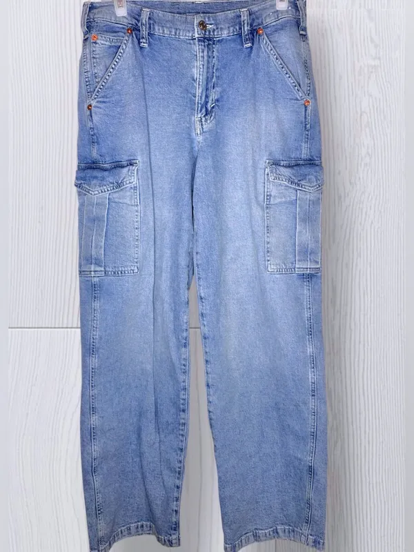 GAP '90s Womens Loose Cargo Jeans – Light Wash Mid-Rise Utility Denim – Size 29 - Image 3