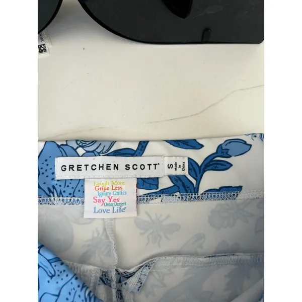 EUC Gretchen Scott Tennis Golf Pickleball Skort Smell The Roses Small - Image 2