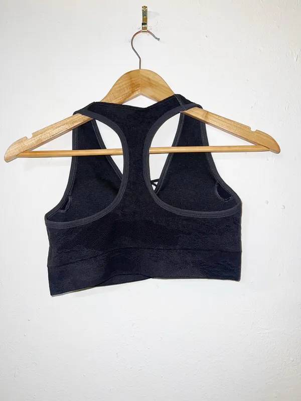 Gymshark adapt black/onyx gray camo lace up front seamless racerback sports bra - Image 10