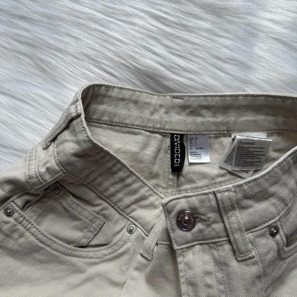 H&M Divided high rise shorts - Image 2