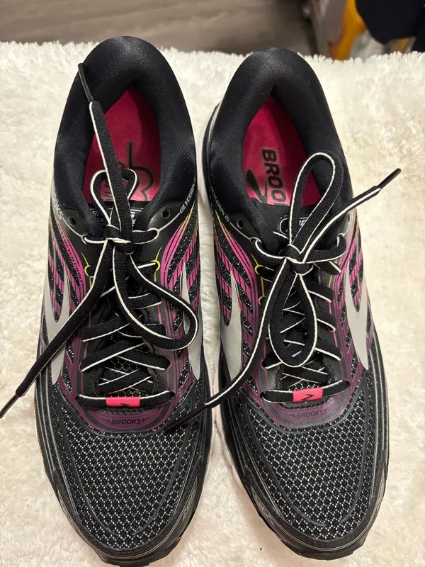Brooks black and white Sneakers Running shoes Sz. 8 - Image 3
