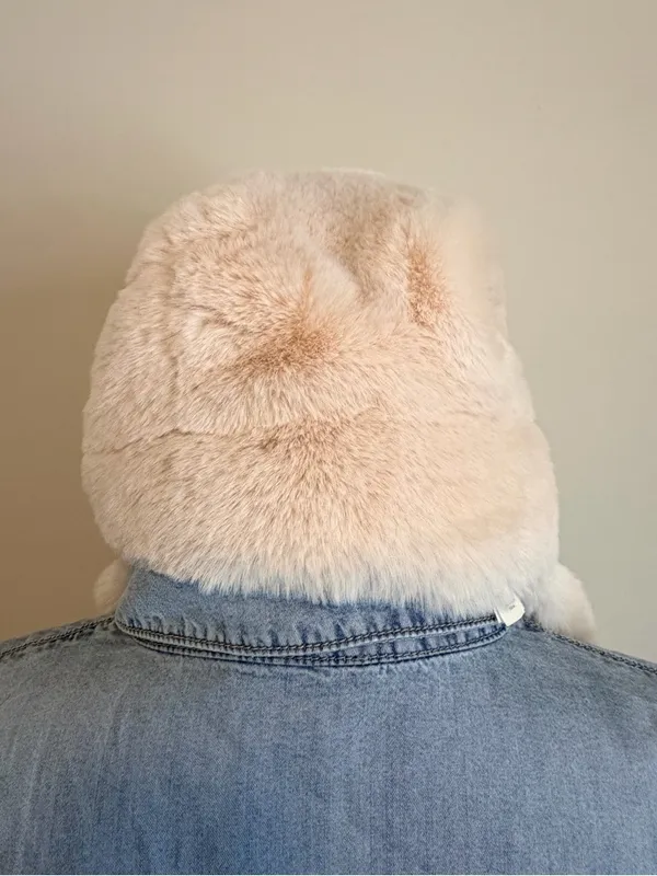 SKIMS Faux Fur Trapper Hat Cream Egret Winter Cozy Soft Plush One Size NWT - Image 7