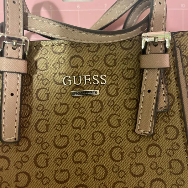 Perfect Guess brown and rose tote back tote bag , is perfect, like new - Image 2