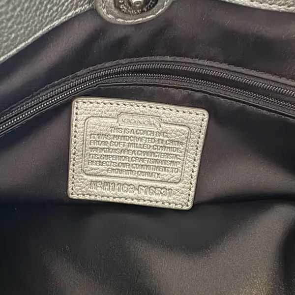 Coach Vintage Silver Leather Handbag - Image 3