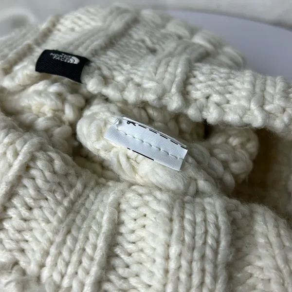 The North Face Unisex Triple Cable Cott Pom Beanie cream One Size - Image 7