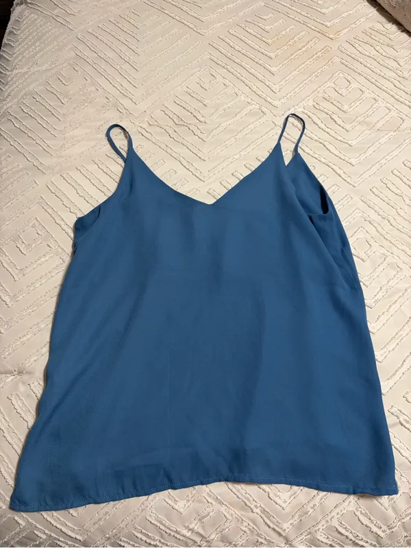 Lily White Blue Flowy Cami Tank Top Size Medium - Image 3
