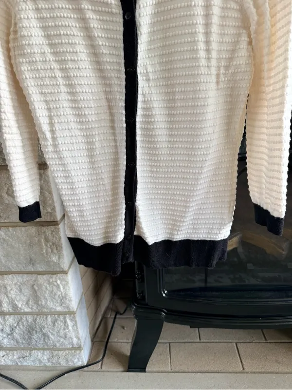 H&M Cream Textured Cardigan with Black Trim Medium - Image 4