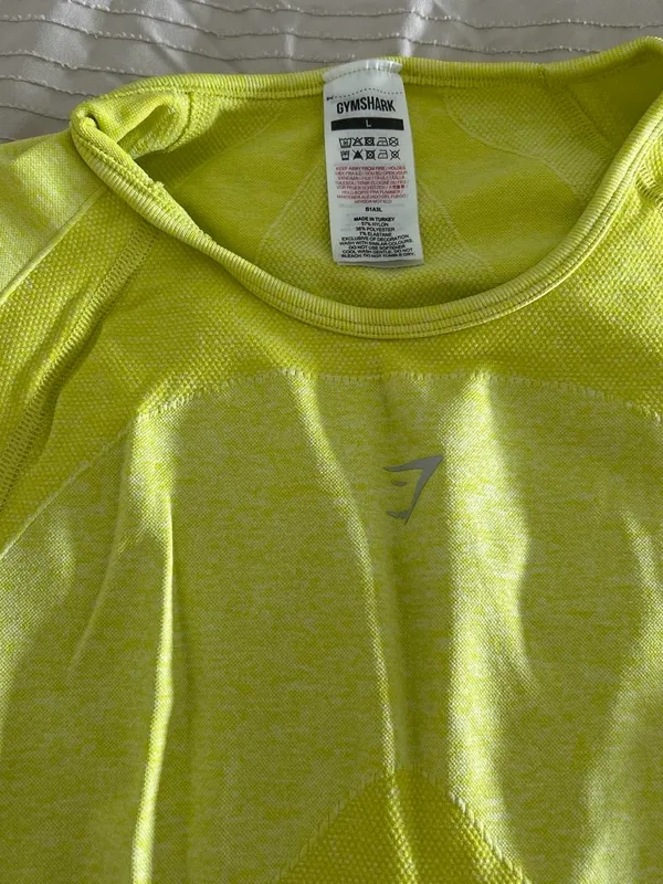 Gymshark Lime Green Long Sleeve Crop Top with Back Cutout size L - Image 3