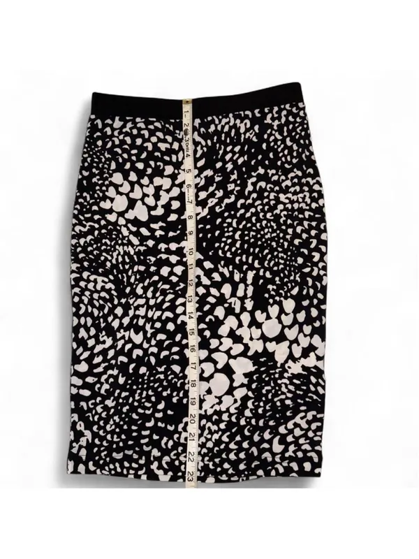 Banana Republic Black & white leopard print midi skirt Size XS See photos for - Image 4