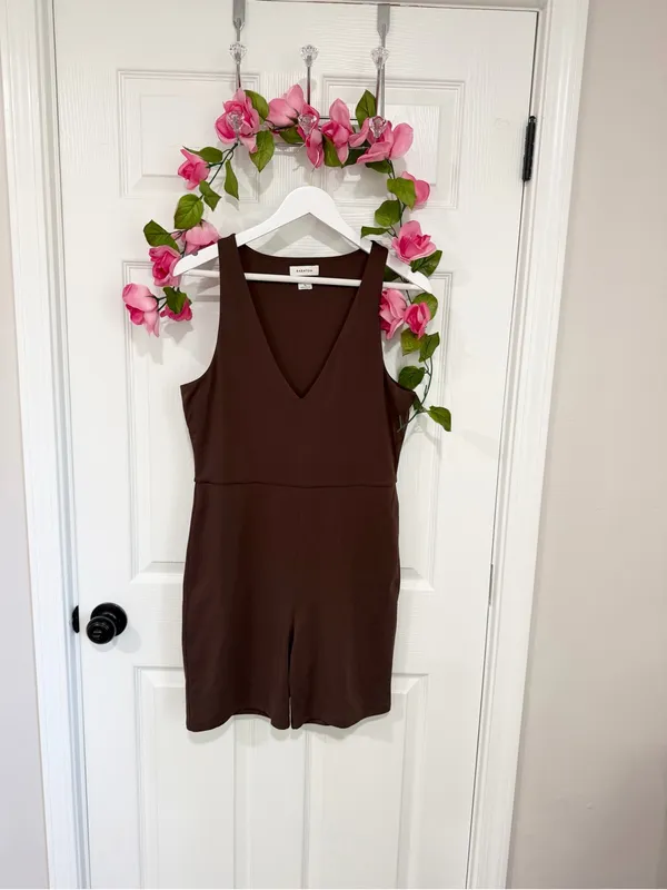 Babaton Brown Minimalist Athletic XL Romper Workout Bodysuit Aritzia Athleisure - Image 2