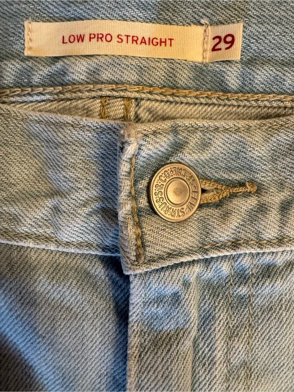 Levi’s Low Pro Straight Distressed Light Wash Jeans – Size 29 - Image 3