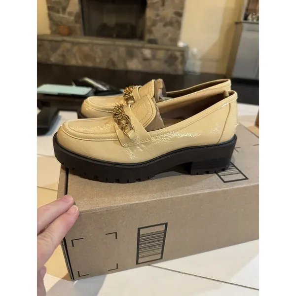 Sam Edelman Taylor Loafers Wheat Patent Size 5 Lug Sole - Image 4