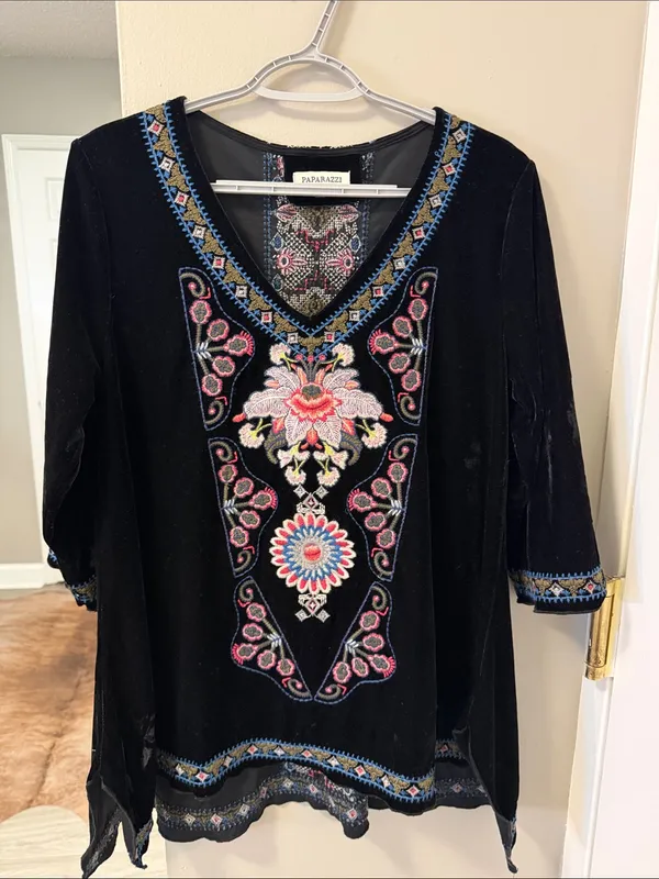 $160 NWOT Paparazzi Black Velvet Embroidered Boho Tunic - Women’s Medium - Image 2