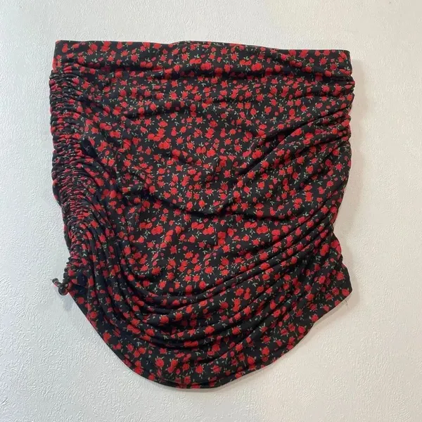 Windsor Ruched Floral Mini Skirt Black Red Rose Print Size Large - Image 3