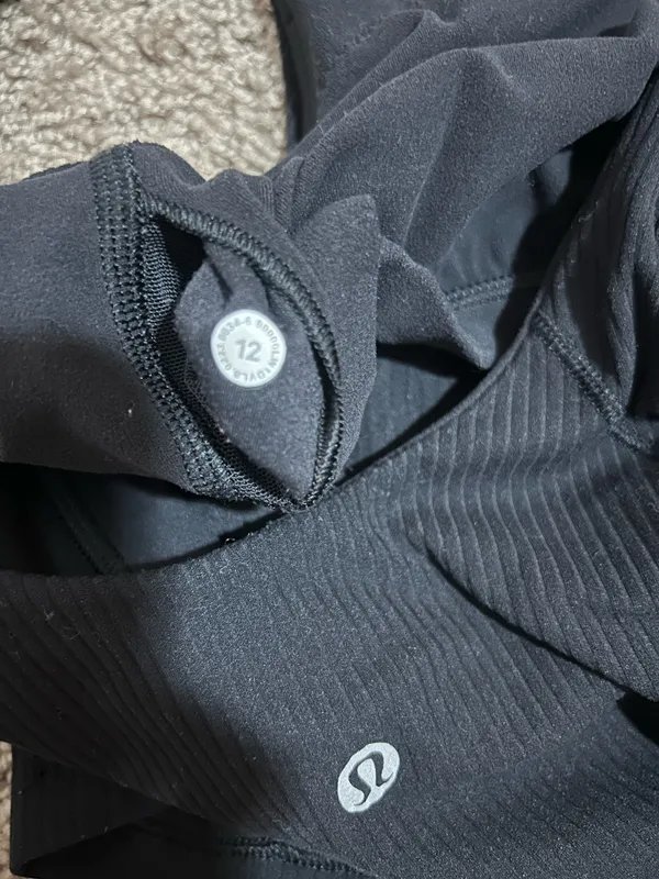 Lululemon Align Tank Ribbed - Image 3