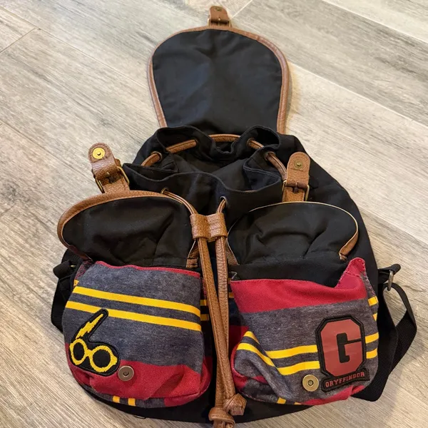 Harry Potter Hogwarts Gryffindor Backpack Alumni Satchel Tote 9 3/4 Wizard World - Image 5