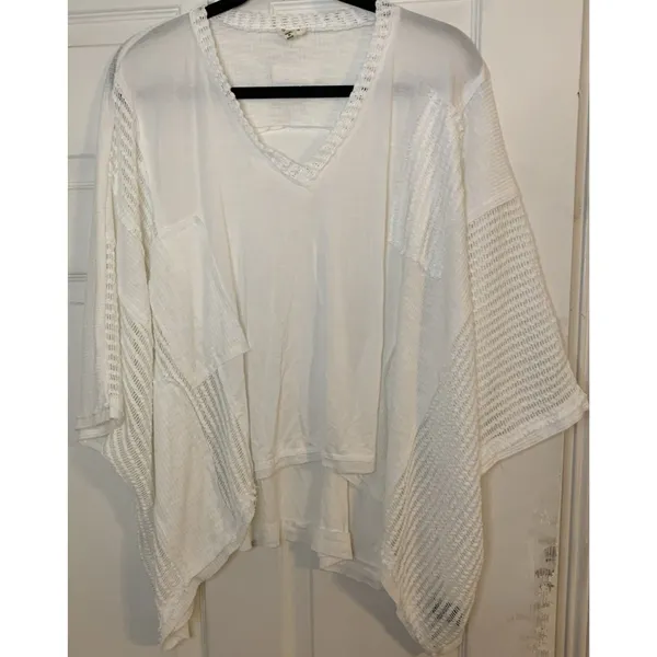 Pol  Top Oversized Women’s multi texture White Sz M - Image 2