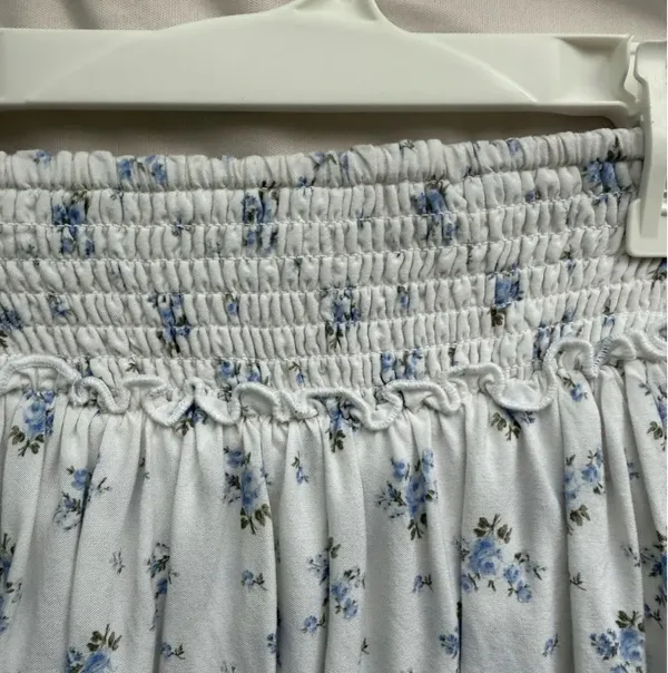 Hollister White Floral Flowy Mini Skirt - Image 2