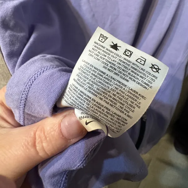 Nike lightweight raglan style hoodie size medium, purple Nike- minor flaw read - Image 8