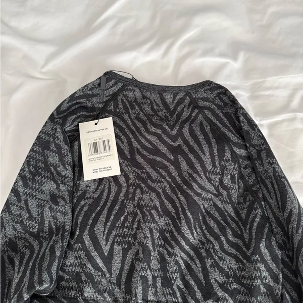 AYBL Workout Full Sleeve Crop Top NWT - Image 6