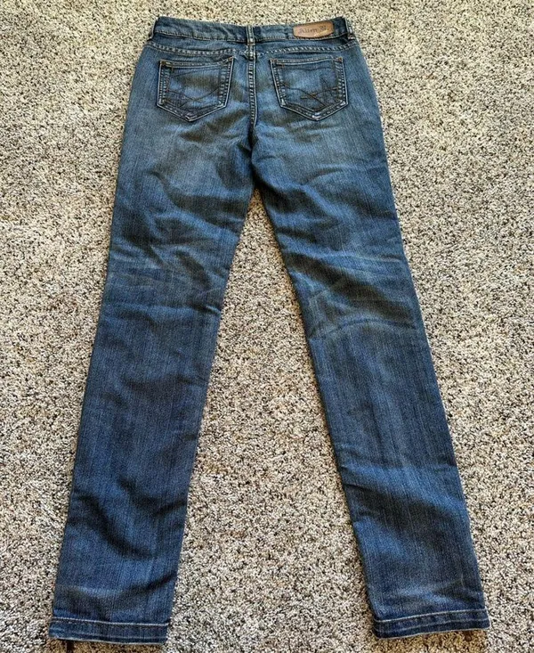 Straight ankle crop jeans Size 2 - Image 2