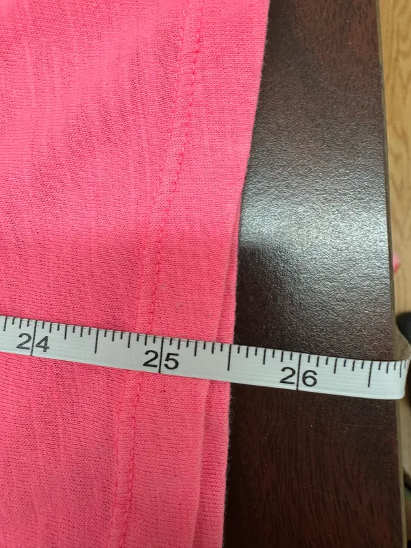 PINK Victoria’s Secret V-Neck Short Sleeve Pink Tee Size Medium - Image 7