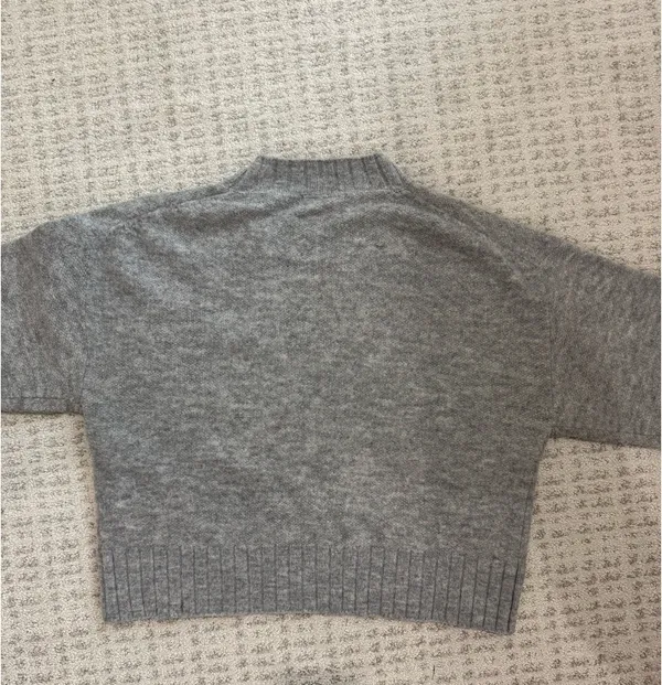 Garage grey mock-neck cropped knit sweater - Image 3