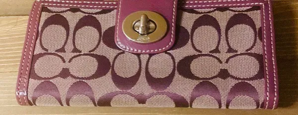 Coach women's wallet with credit card slots 8 length 4 wide - Image 6