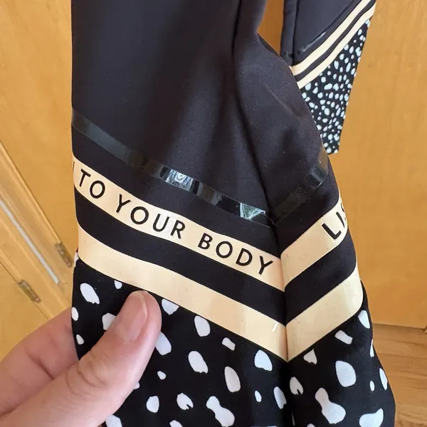 Sarah's Day x White Fox Active Blackout Leggings •‎ X Small - Image 3