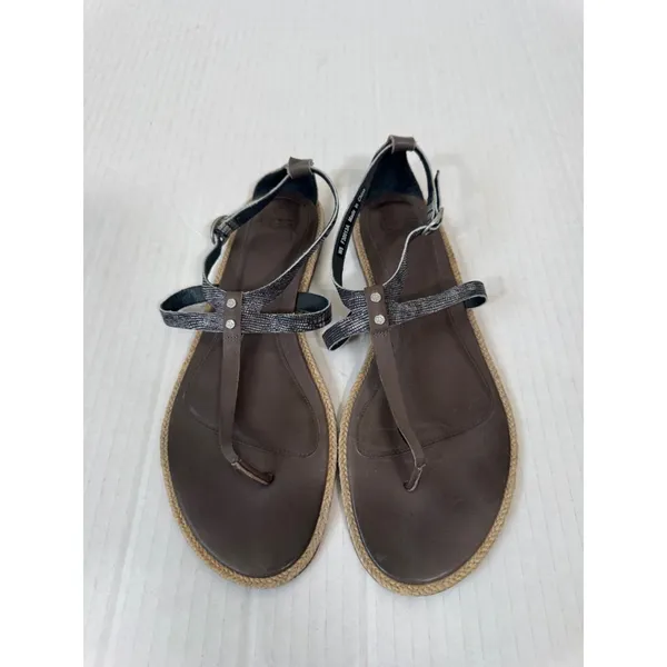 UGG Brown Grey Leather Thong Sandals Womens 8 Casual Summer Flat Beachy Shoes - Image 9