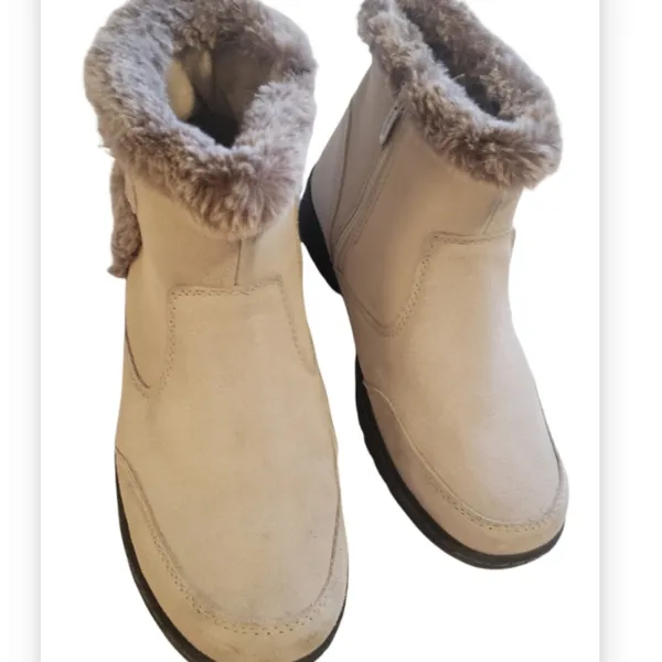 Khumbu faux fur lined leather boot( sticker still on. New ! - Image 6