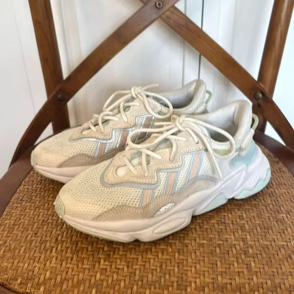Adidas Ozweego running shoes size 7 white and mint - Image 4