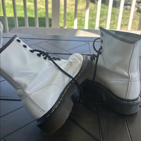 Dr. Martens classic white lace up retro boots size 5 US ladies combat moto - Image 7