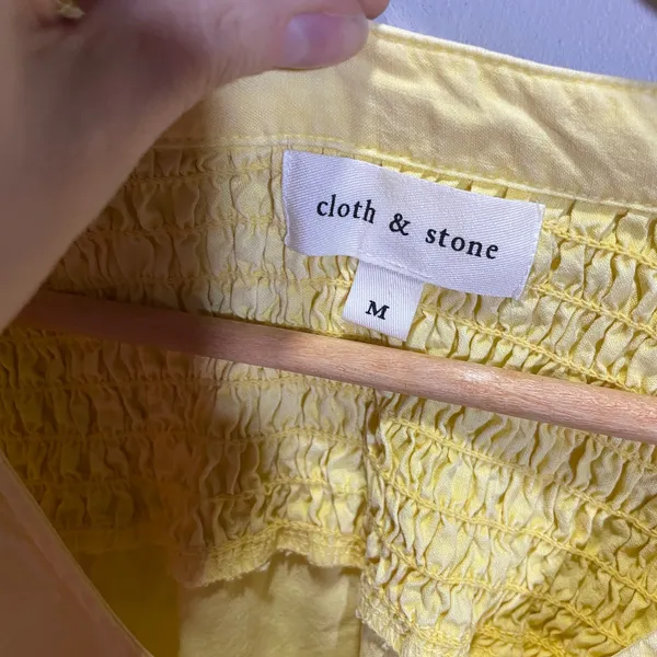 Cloth & Stone V-Neck Smocked Ruffle Blouse‎ Womens Medium Yellow Excellent Boho - Image 4
