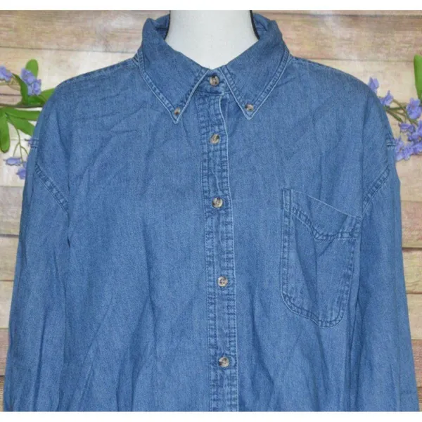 Harrah's Casino Blue Denim Button Up Shirt Top Size XL Cotton Embroidered Logo - Image 2